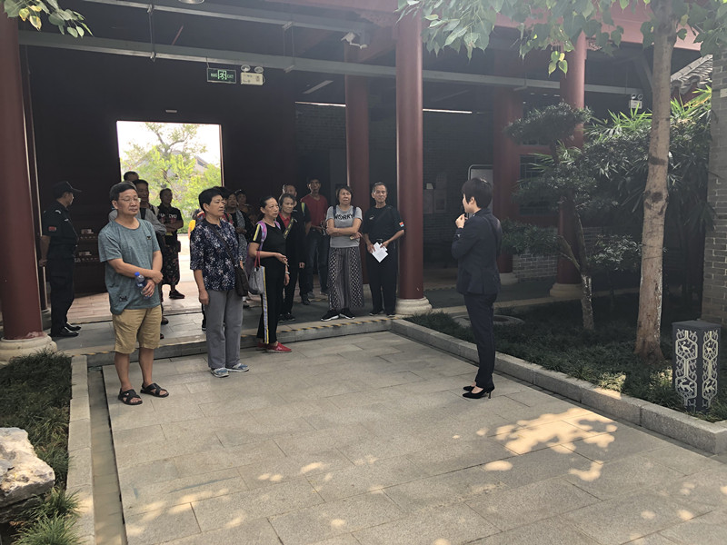 中共广东东软学院商务管理学院总支委员会一行等到康有为博物馆参观学习