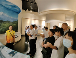 佛山市南海区教育局一行等到康有为博物馆参观