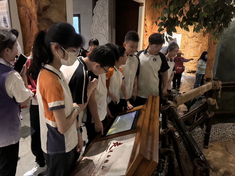 佛山市顺德区北滘镇第一实验小学等团体参观南海区博物馆