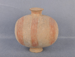 汉彩绘茧形陶壶