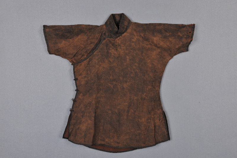 中华民国胜利纹香云纱短袖斜襟女上衣