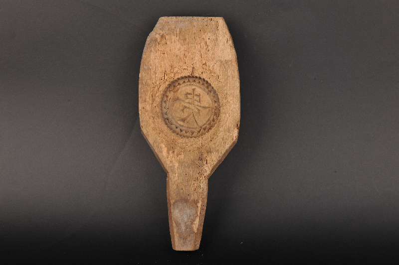 现代“贵”字纹柄式糕饼印模