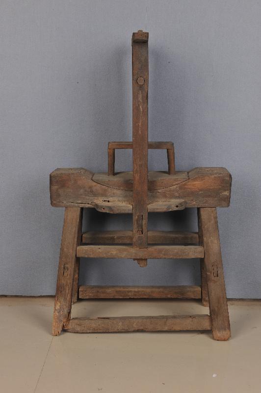 清末木炮竹卷筒机