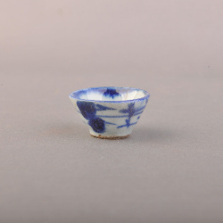 清青花花卉纹瓷杯