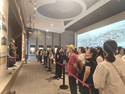 广州市增城区仙村医院等团体参观南海区博物馆