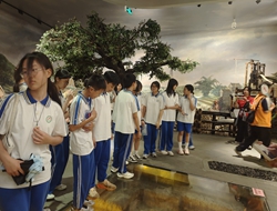 东莞市寮步镇香市中学等团体参观南海区博物馆