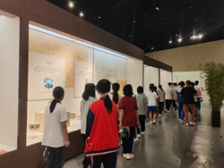 佛山市南海区狮山高级中学等团体参观南海区博物馆